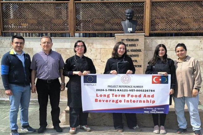 GÖRDES MESLEKİ VE TEKNİK ANADOLU LİSESİ’NDEN 3 ÖĞRENCİ STAJ İÇİN PRAG’A UÇTU