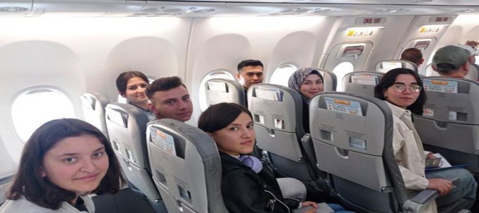 GÖRDES MESLEKİ VE TEKNİK ANADOLU LİSESİ’NDEN 3 ÖĞRENCİ STAJ İÇİN PRAG’A UÇTU